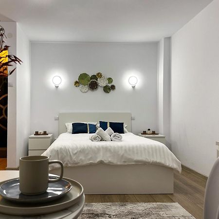 Superior One Bedroom Apartment Unirii Square Bukarest Exteriör bild